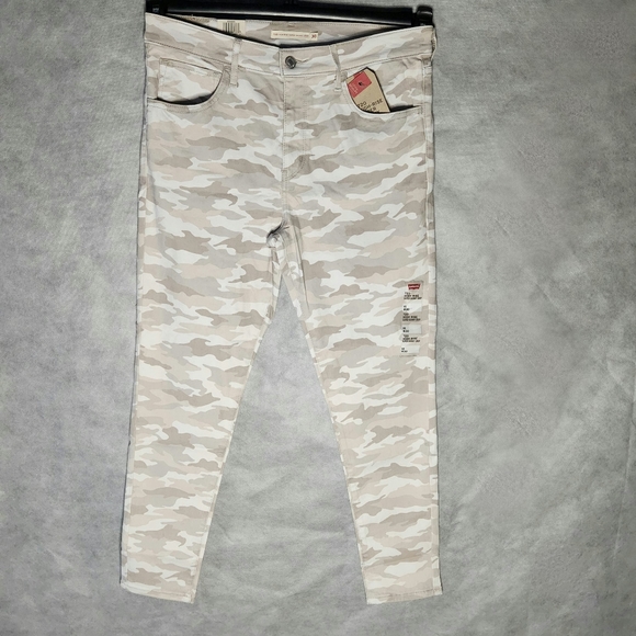 Levi's 720 High Rise Skinny Cropped Jeans - Picture 3 of 11